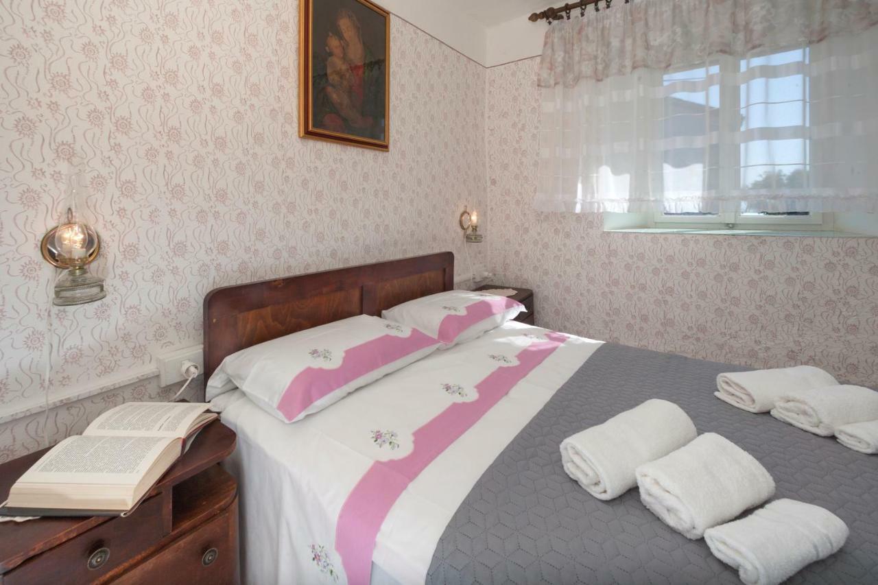 Rural Apartment Carolina Zrenj Zewnętrze zdjęcie
